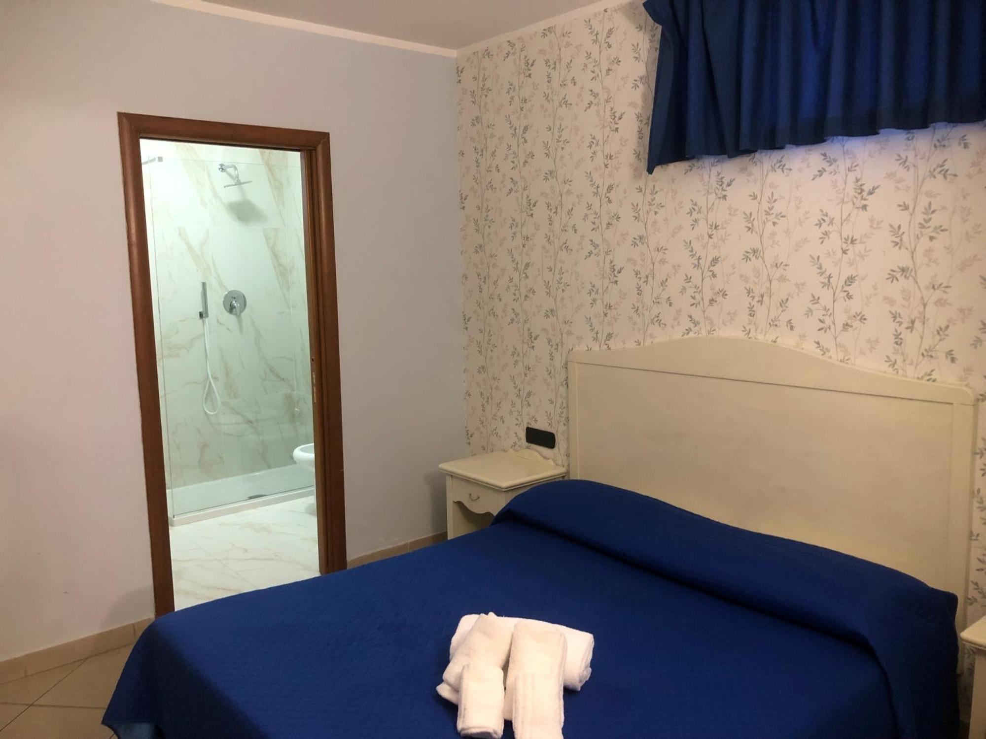 Hotel Serena نابولي المظهر الخارجي الصورة