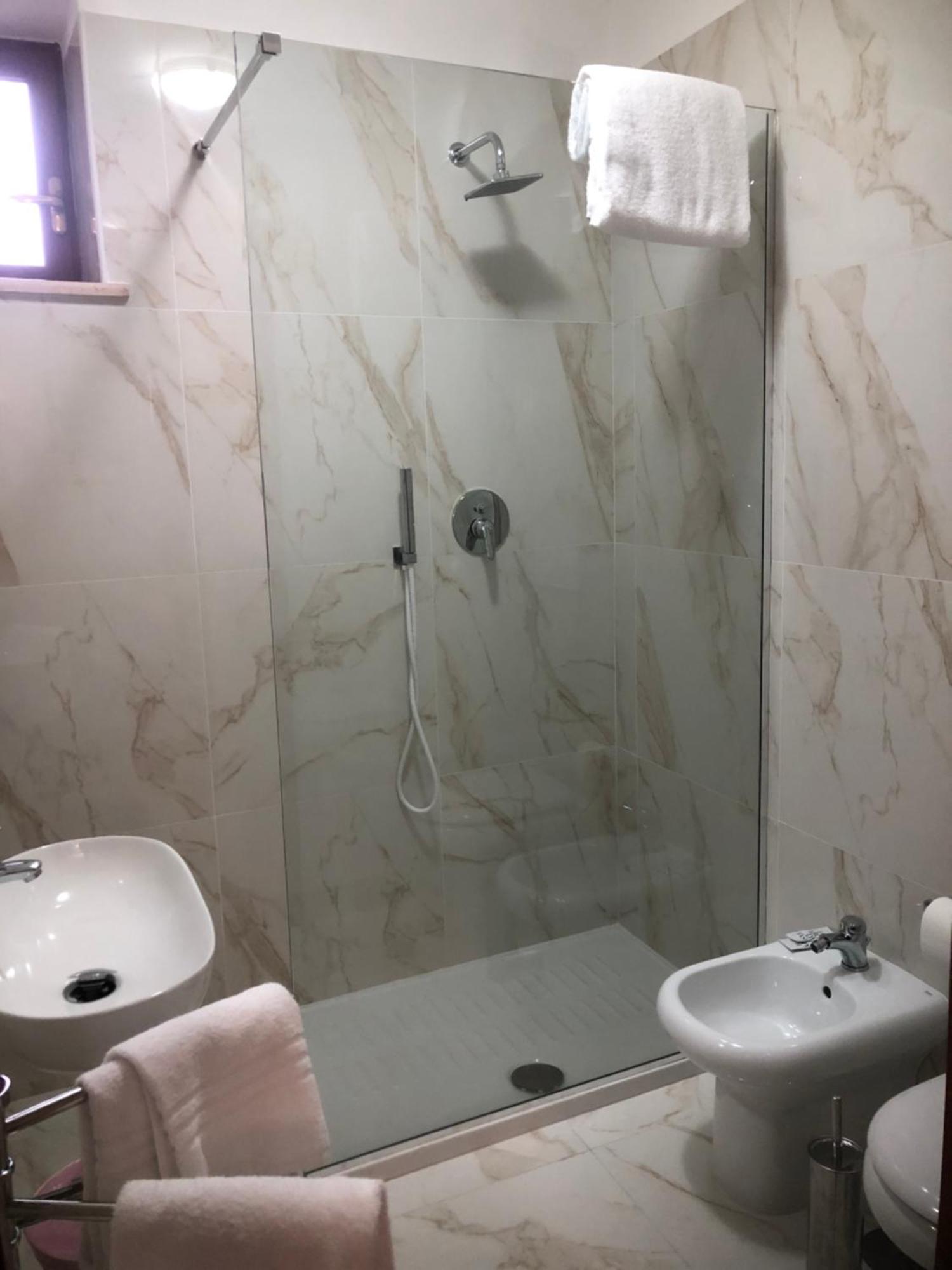 Hotel Serena نابولي المظهر الخارجي الصورة