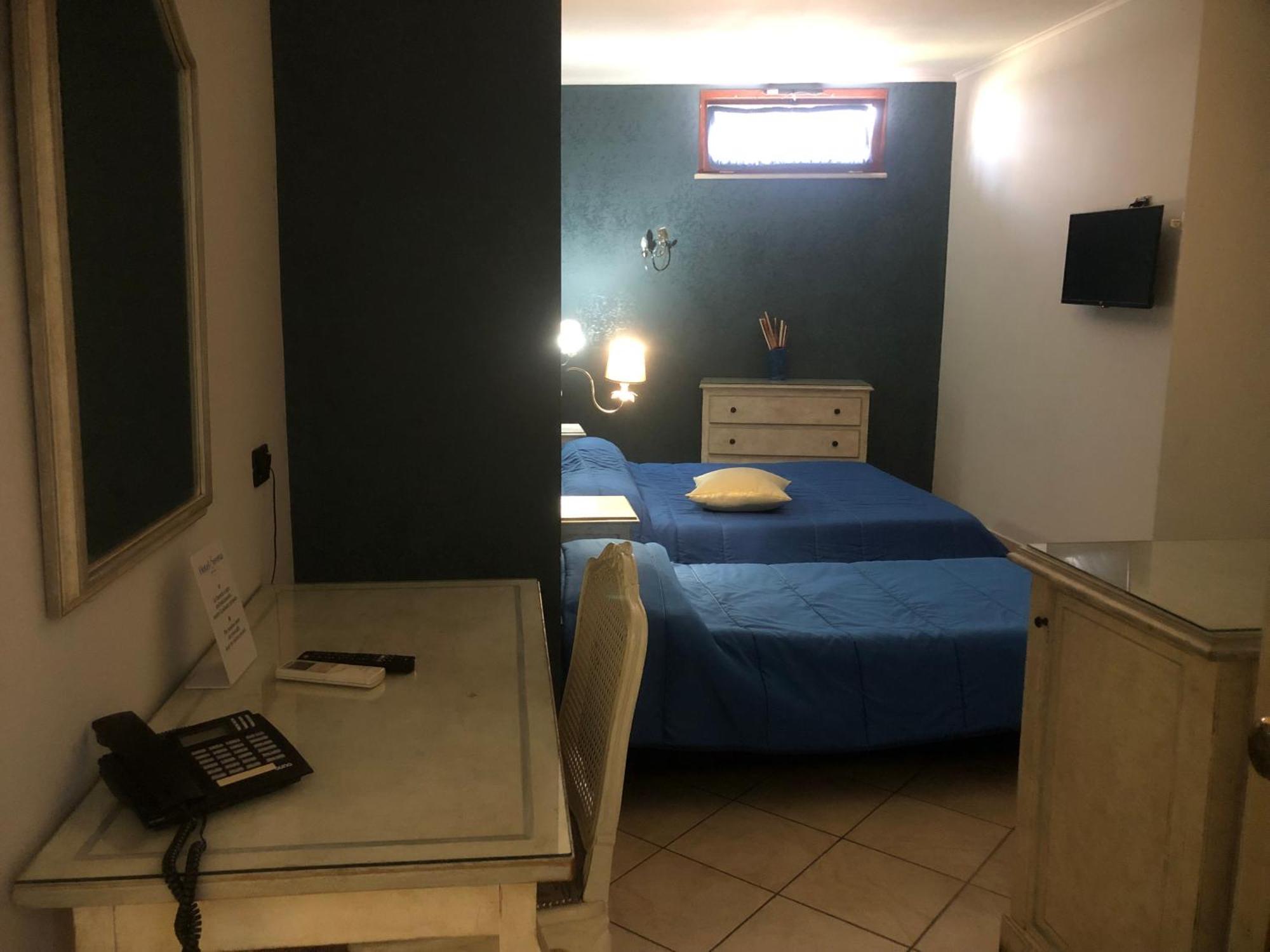 Hotel Serena نابولي المظهر الخارجي الصورة